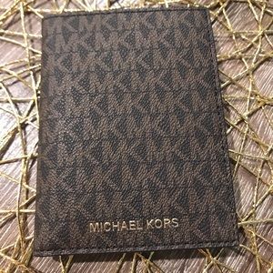 Michael Kors Bedford passport wallet Brand new